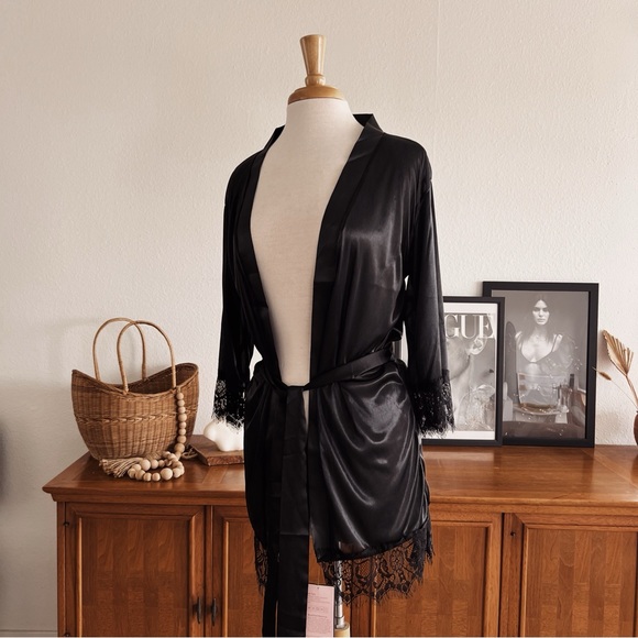 BLACK LACE TRIM DAINTY ROBE #0336 - Picture 11 of 11